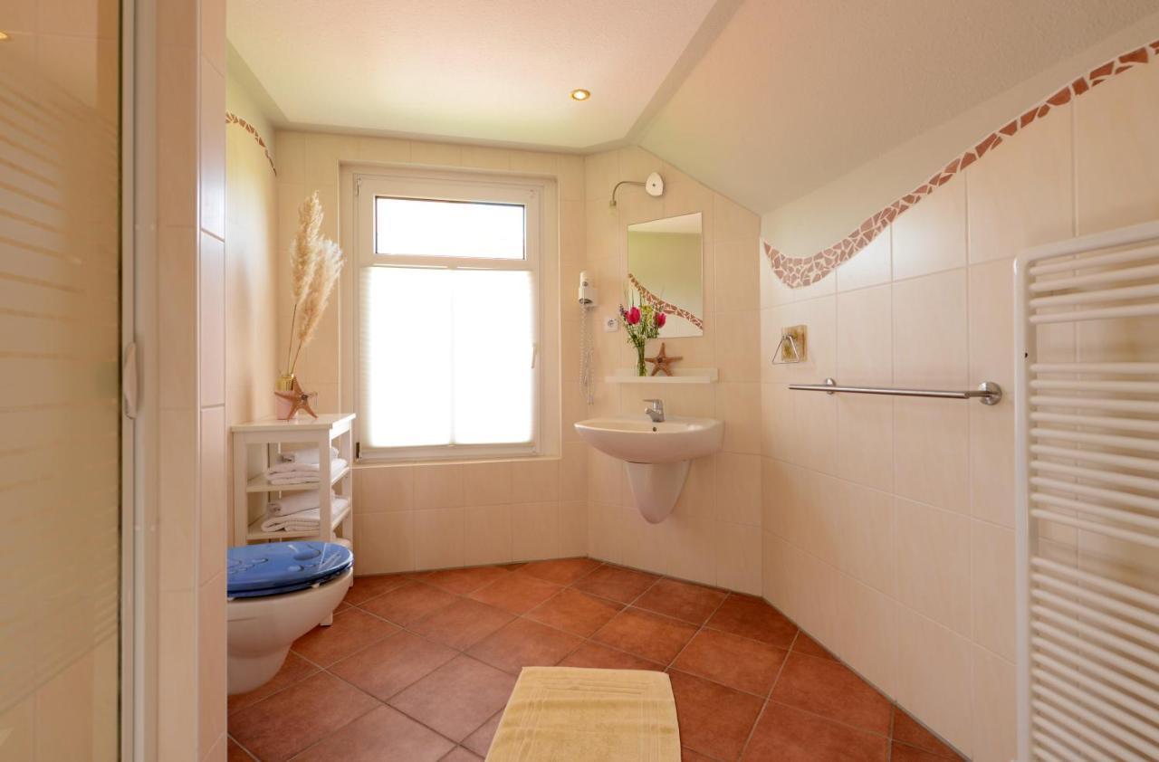 Ferienhaus Fuer 8 Personen Mit Kamin & Terrasse ボルテンハーゲン エクステリア 写真