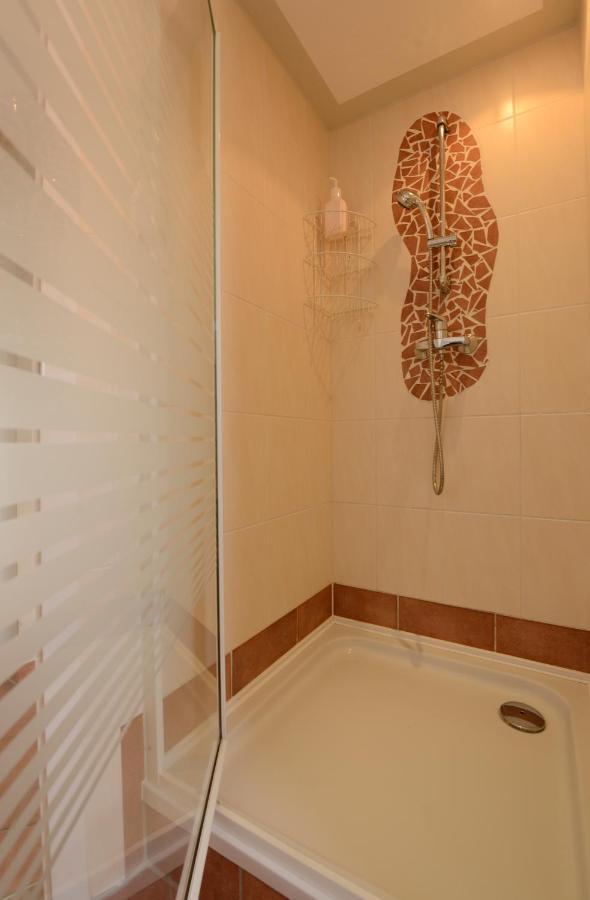 Ferienhaus Fuer 8 Personen Mit Kamin & Terrasse ボルテンハーゲン エクステリア 写真